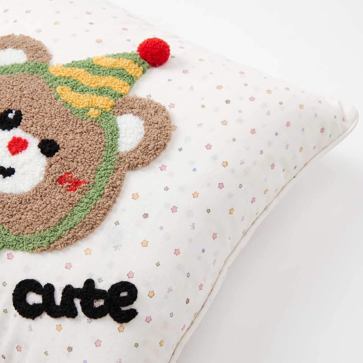 Dětská přikrývka 2 v 1, která se promění v polštář – Medvídek «cute» – detail