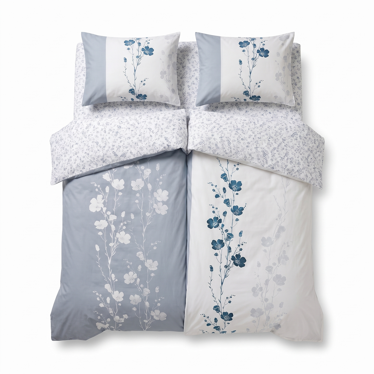 Sada povlečení se 2 povlaky na přikrývku v modré a bílé barvě, s květinami — pohled zepředu